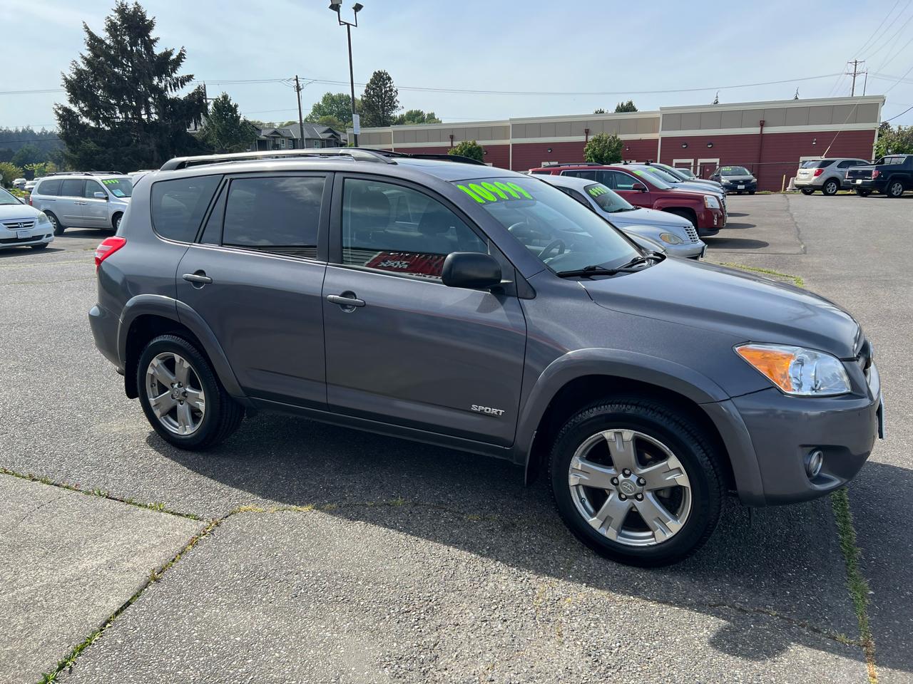 Toyota RAV4 FWD 4dr 4-cyl 4-Spd AT Sport (Natl) 2009