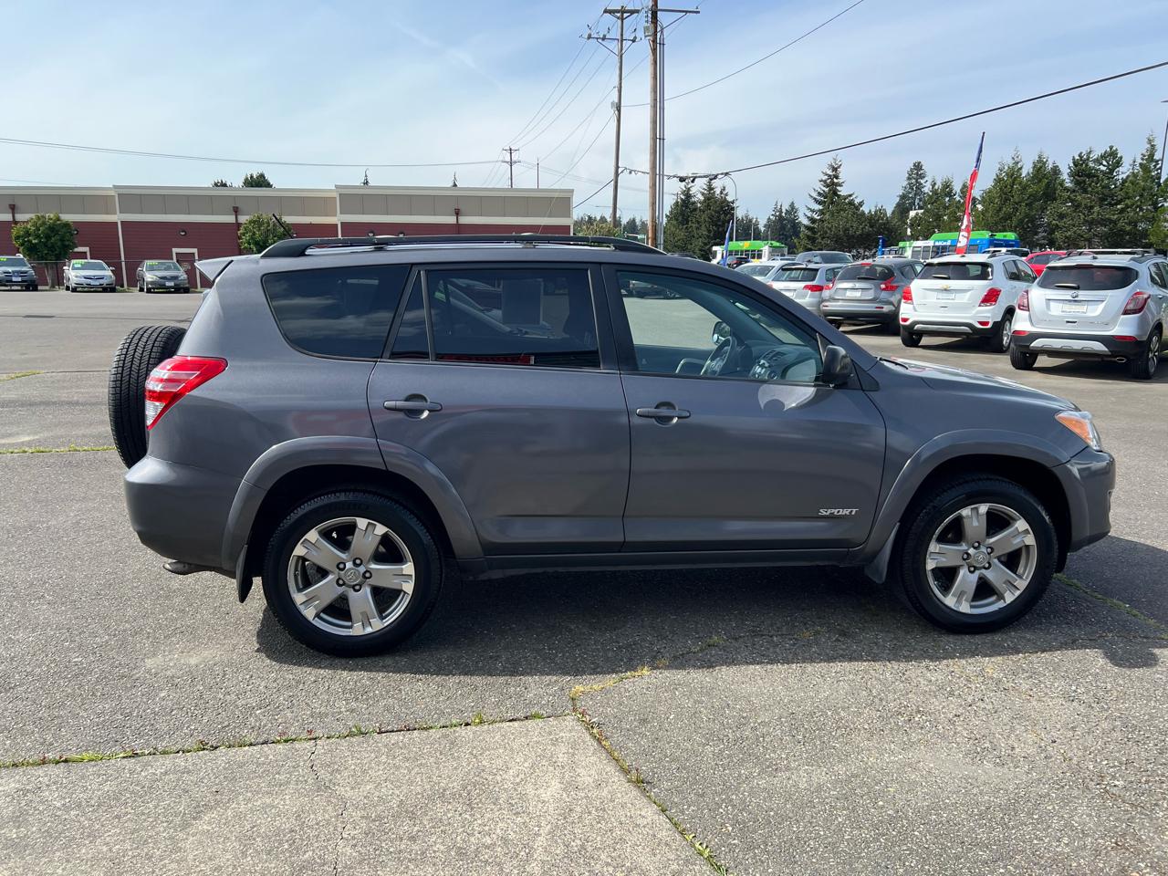 Toyota RAV4 FWD 4dr 4-cyl 4-Spd AT Sport (Natl) 2009