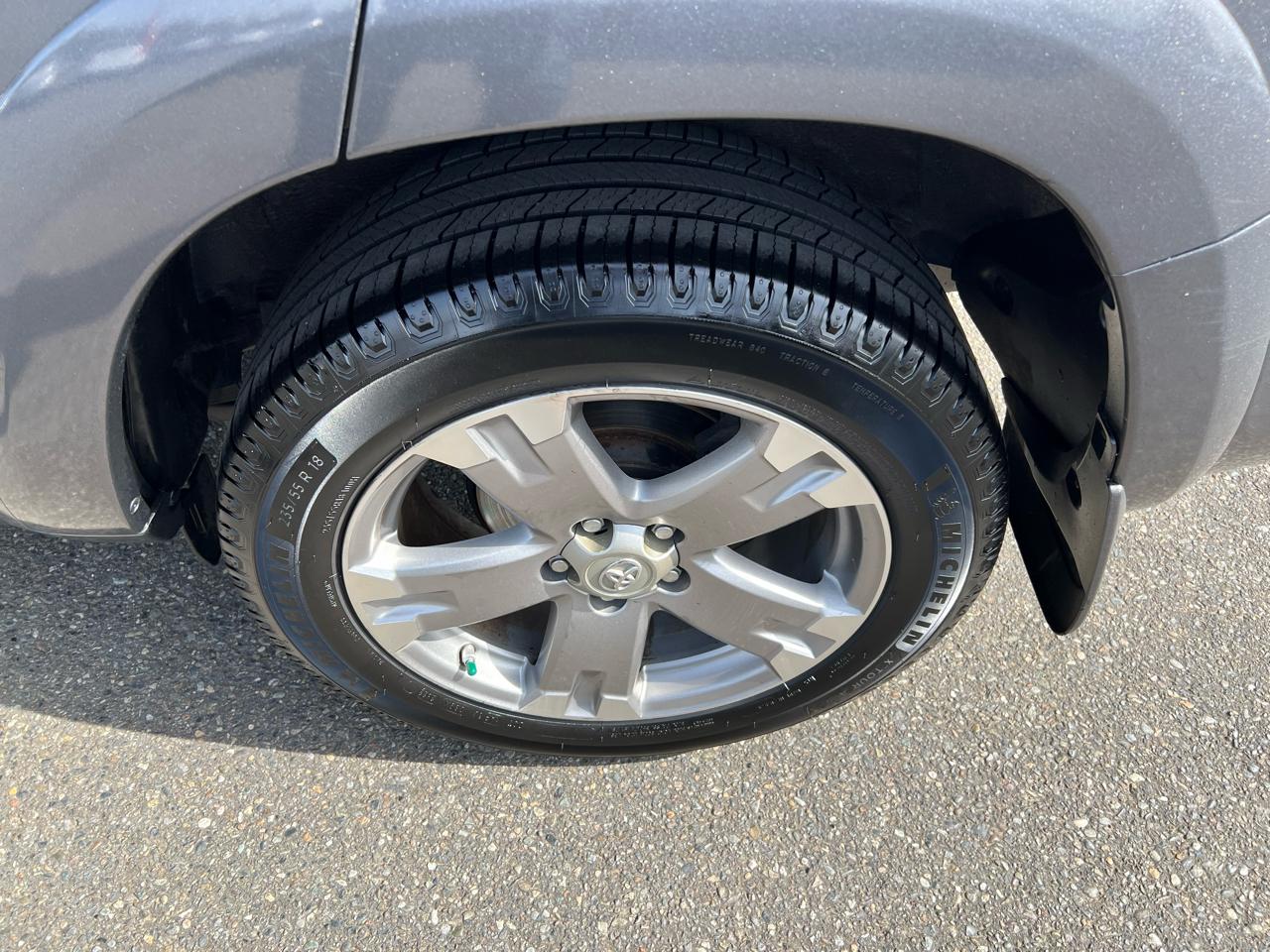 Toyota RAV4 FWD 4dr 4-cyl 4-Spd AT Sport (Natl) 2009