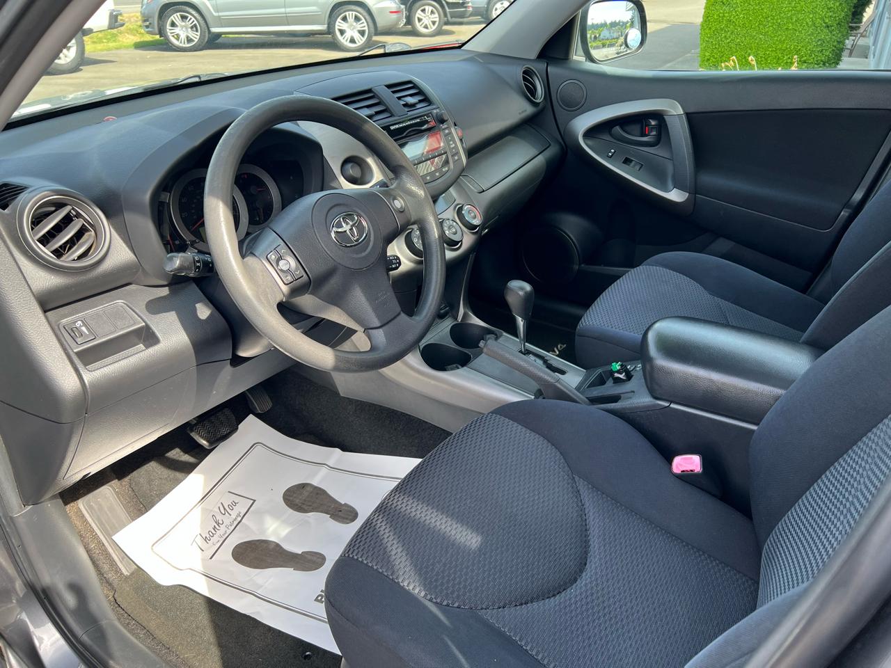 Toyota RAV4 FWD 4dr 4-cyl 4-Spd AT Sport (Natl) 2009