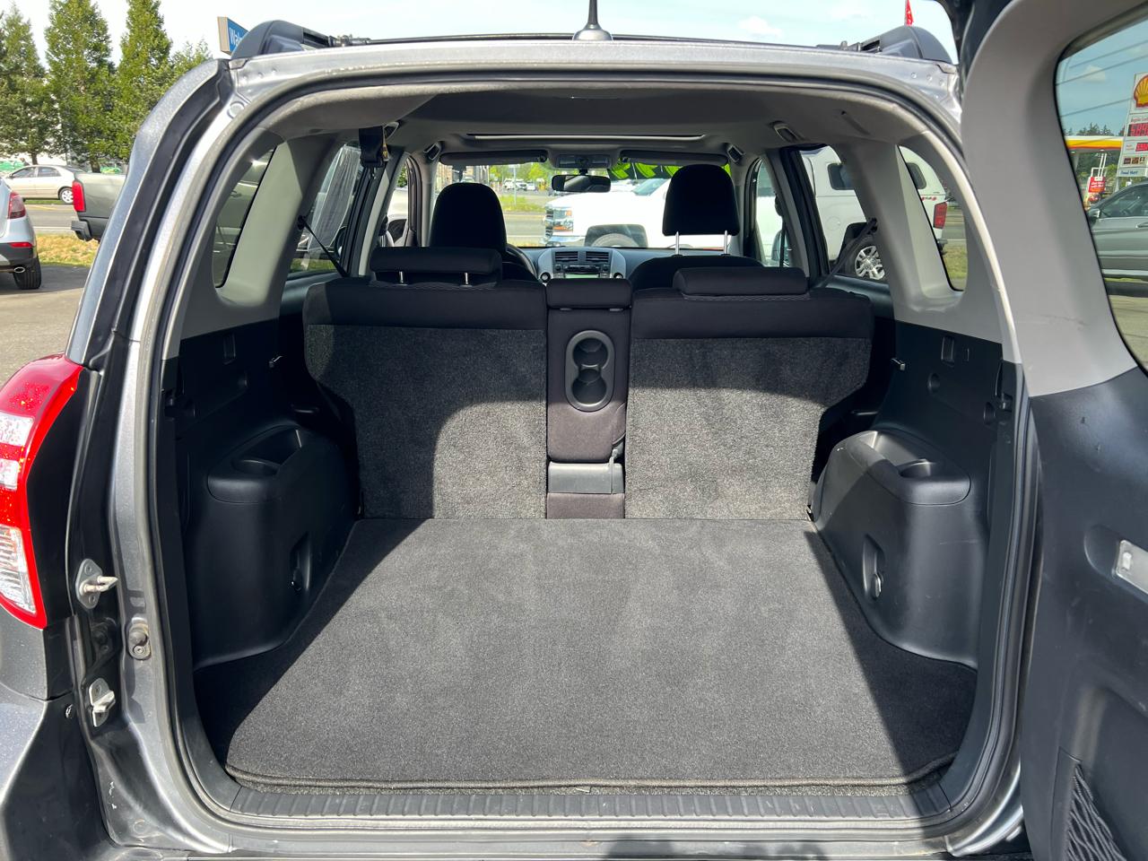 Toyota RAV4 FWD 4dr 4-cyl 4-Spd AT Sport (Natl) 2009