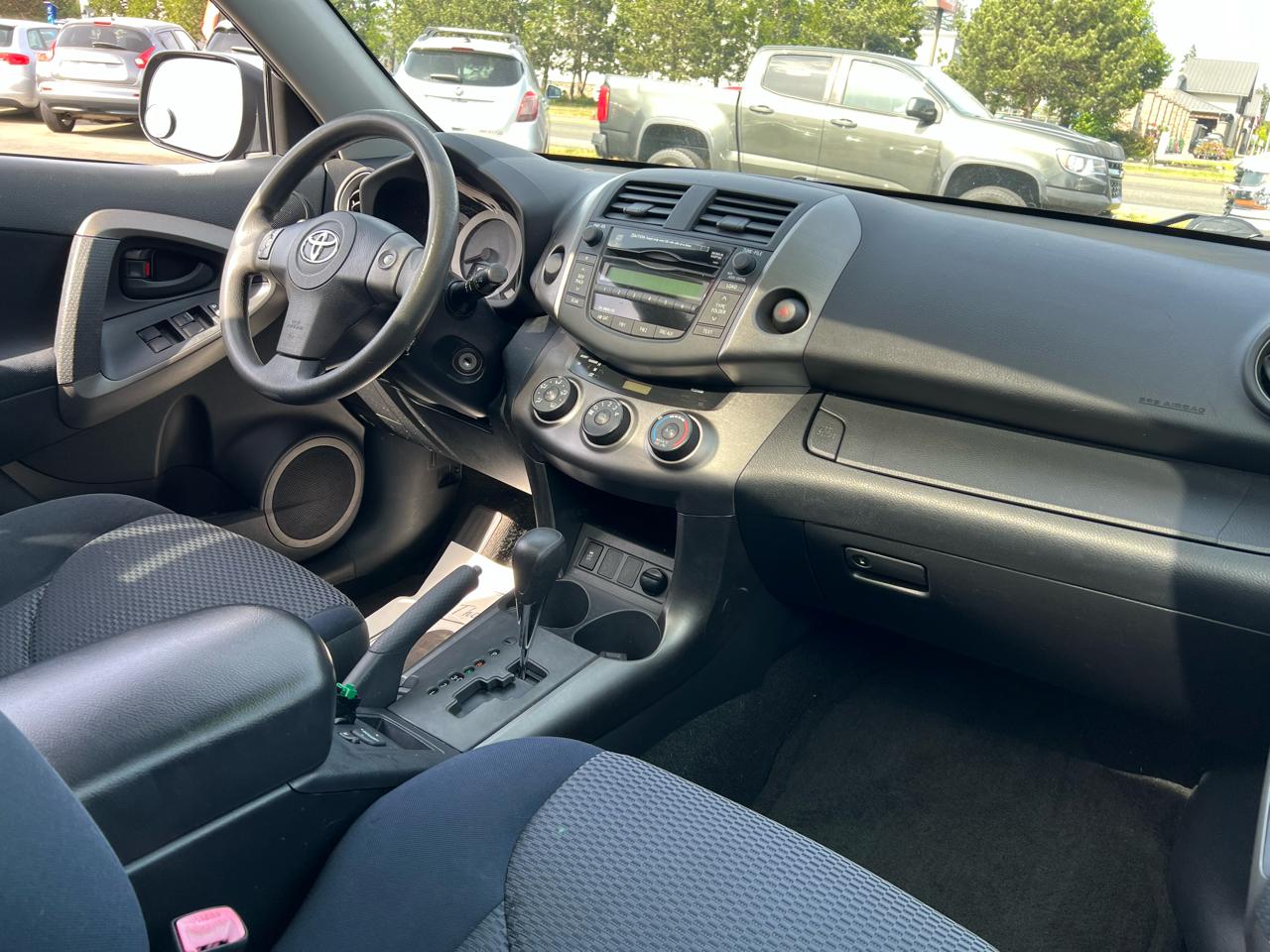 Toyota RAV4 FWD 4dr 4-cyl 4-Spd AT Sport (Natl) 2009