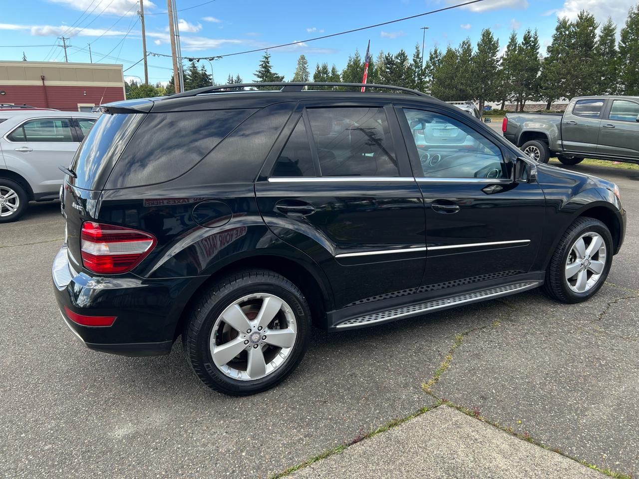 Mercedes-Benz M-Class 4MATIC 4dr ML 350 2011