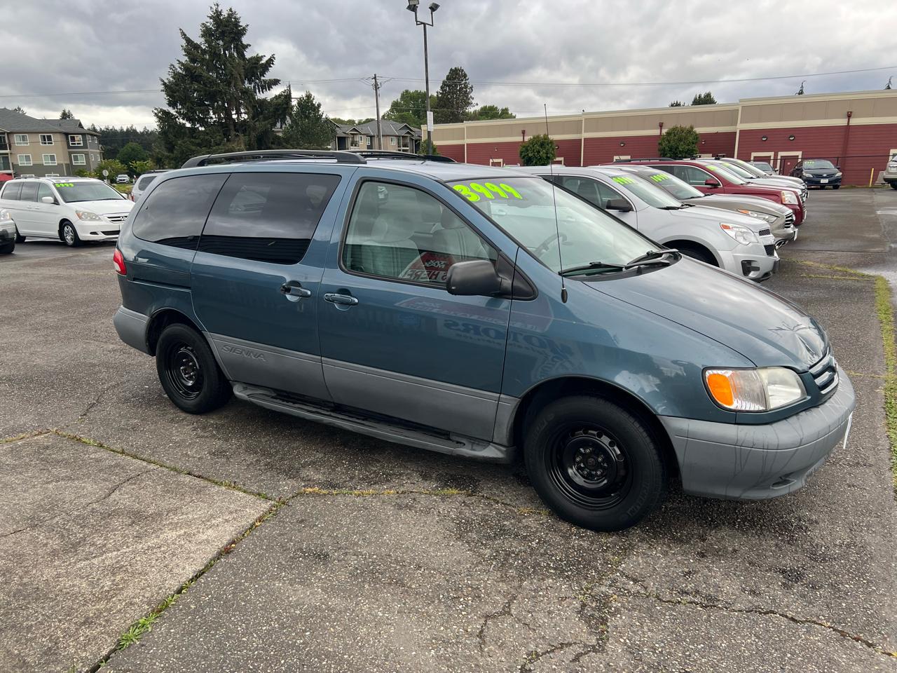 Toyota Sienna 5dr LE (Natl) 2002