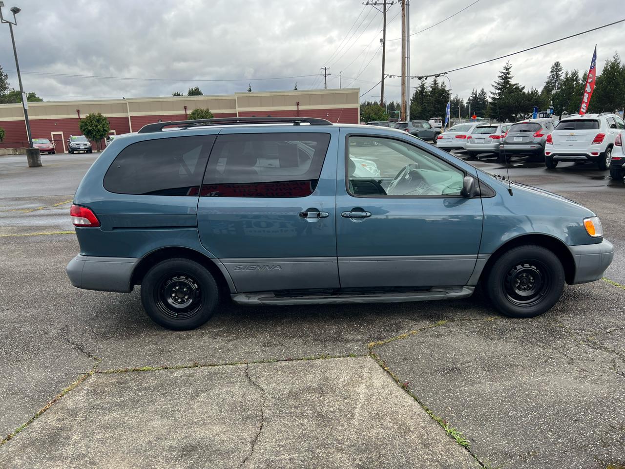 Toyota Sienna 5dr LE (Natl) 2002