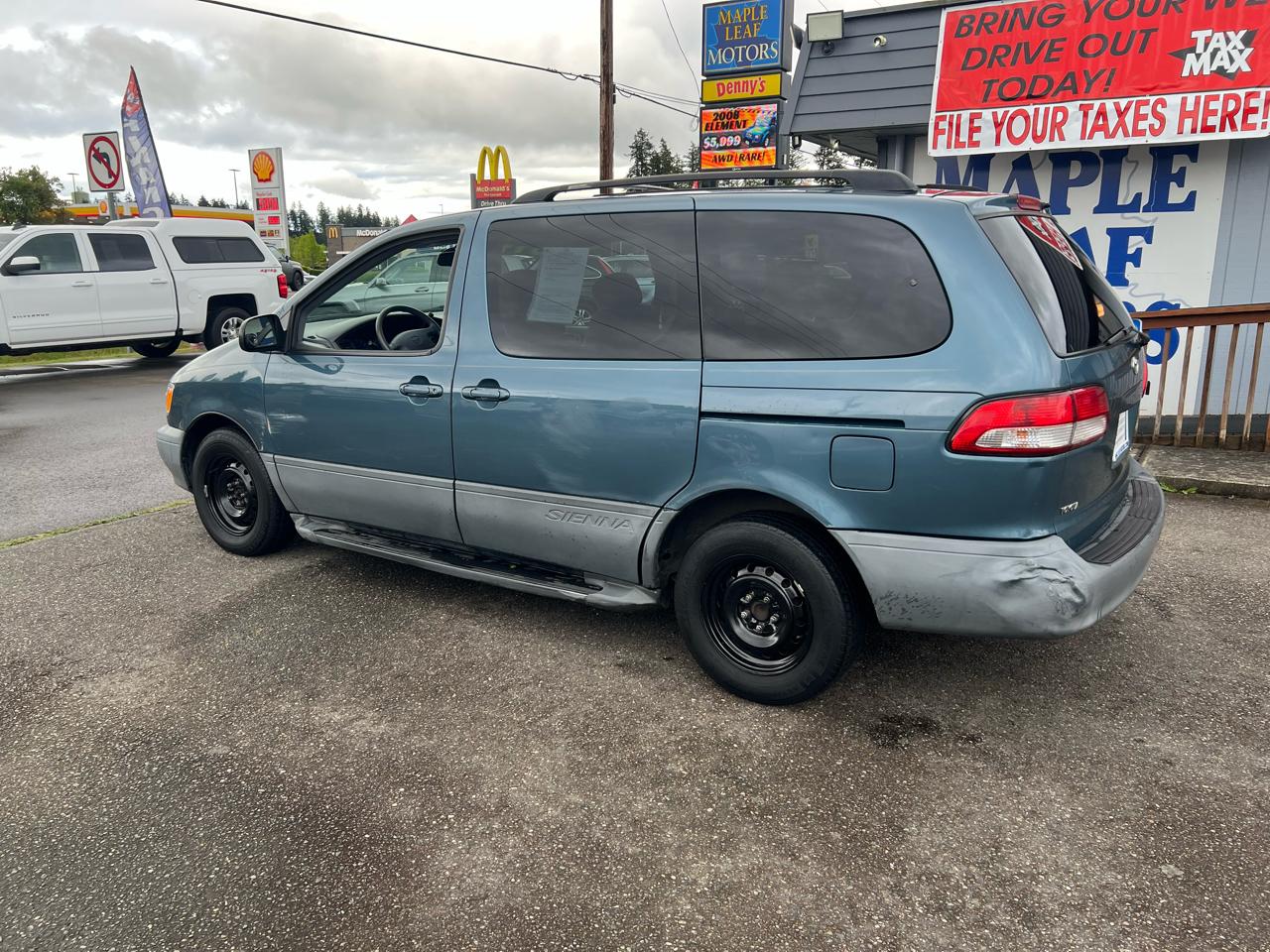 Toyota Sienna 5dr LE (Natl) 2002