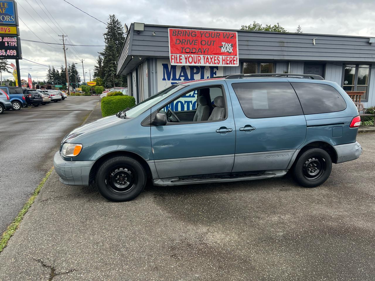 Toyota Sienna 5dr LE (Natl) 2002