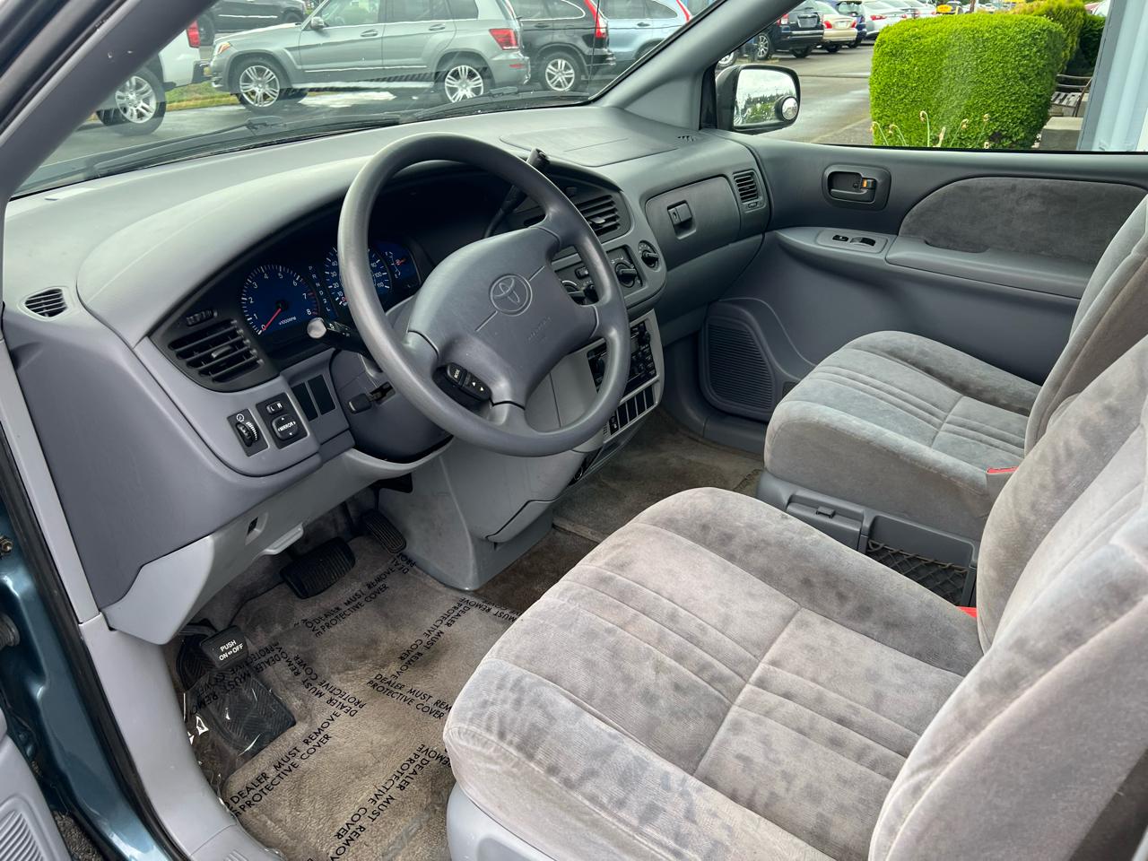 Toyota Sienna 5dr LE (Natl) 2002
