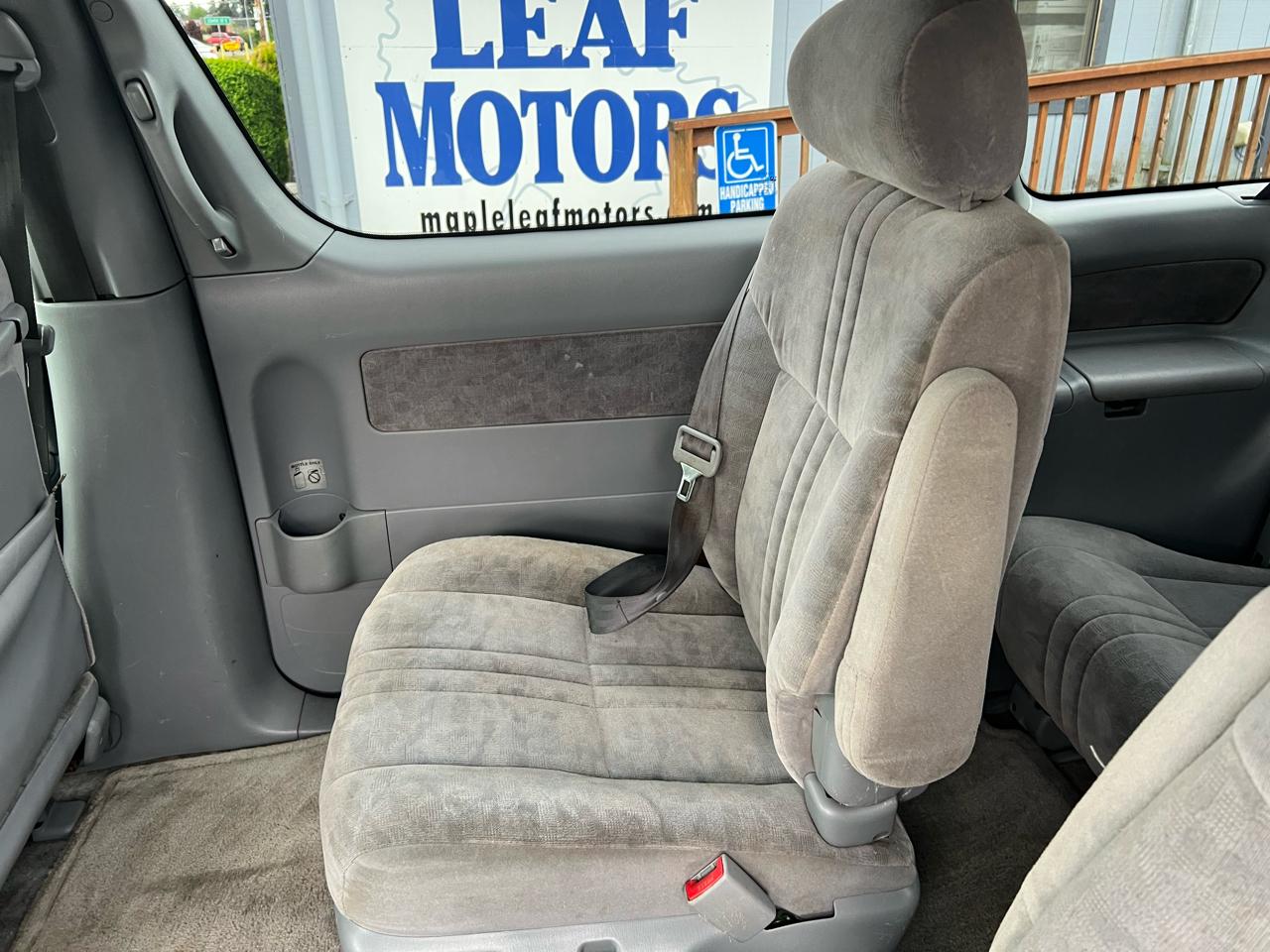 Toyota Sienna 5dr LE (Natl) 2002