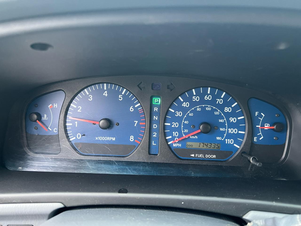 Toyota Sienna 5dr LE (Natl) 2002