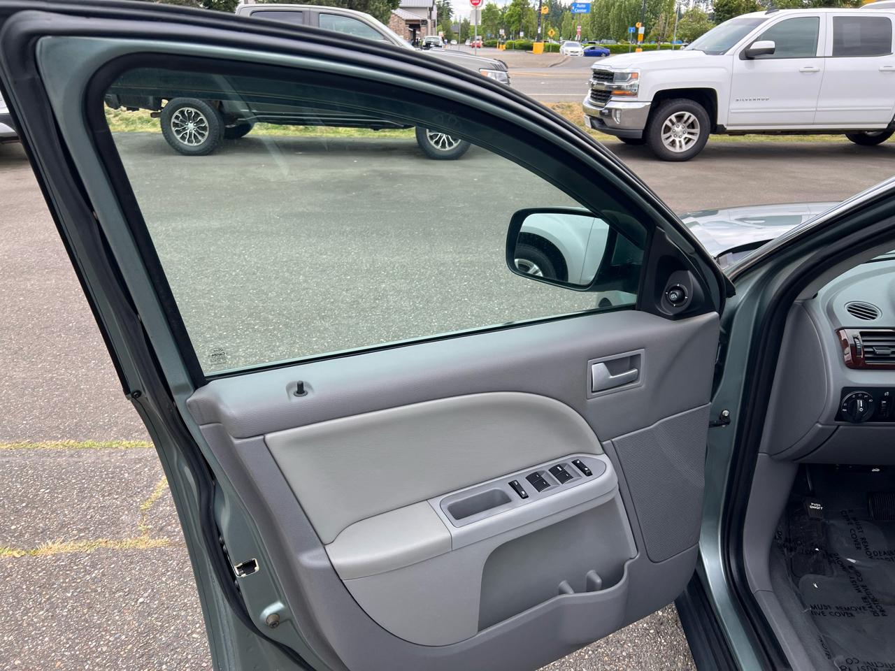 Ford Five Hundred 4dr Sdn SEL AWD 2006