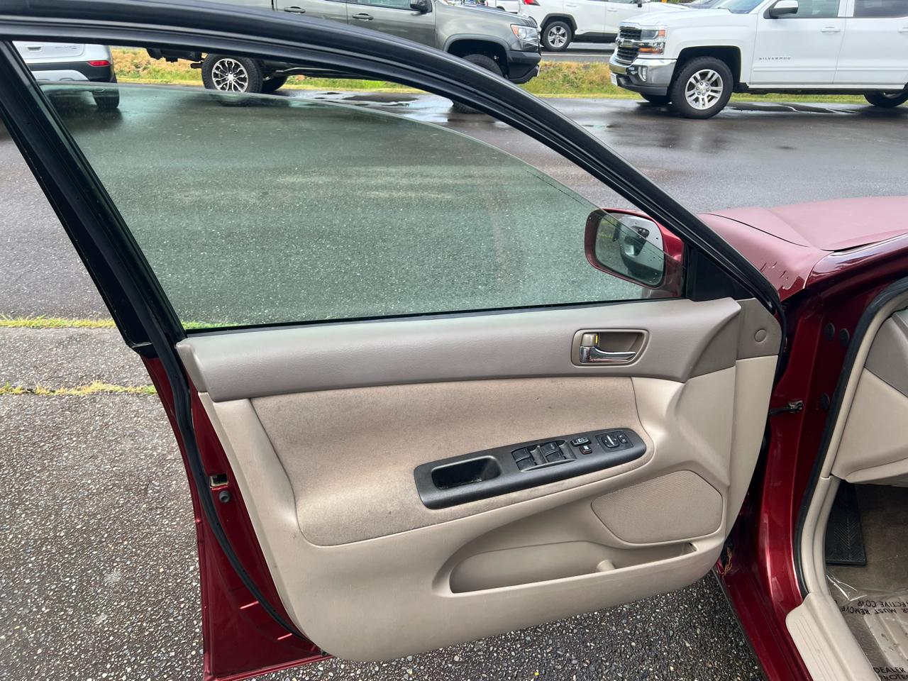Toyota Camry 4dr Sdn LE V6 Auto (Natl) 2005