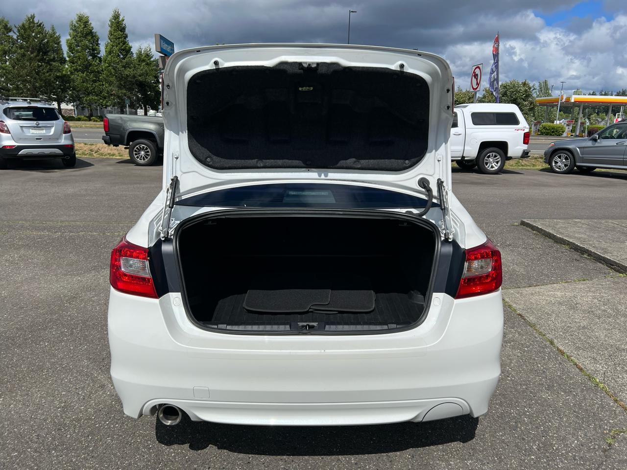 Subaru Legacy 4dr Sdn 2.5i Premium PZEV 2016