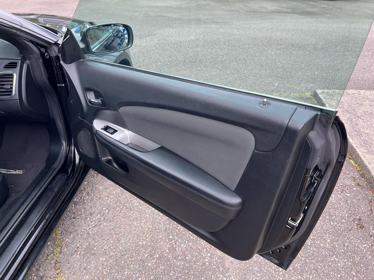 Chrysler 200 Touring Convertible 2012