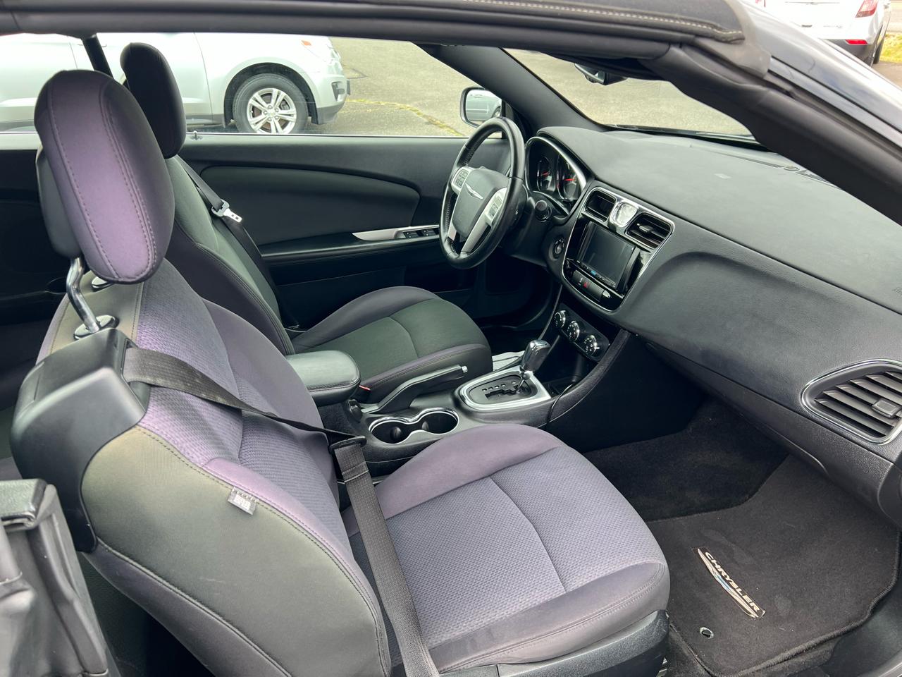 Chrysler 200 Touring Convertible 2012