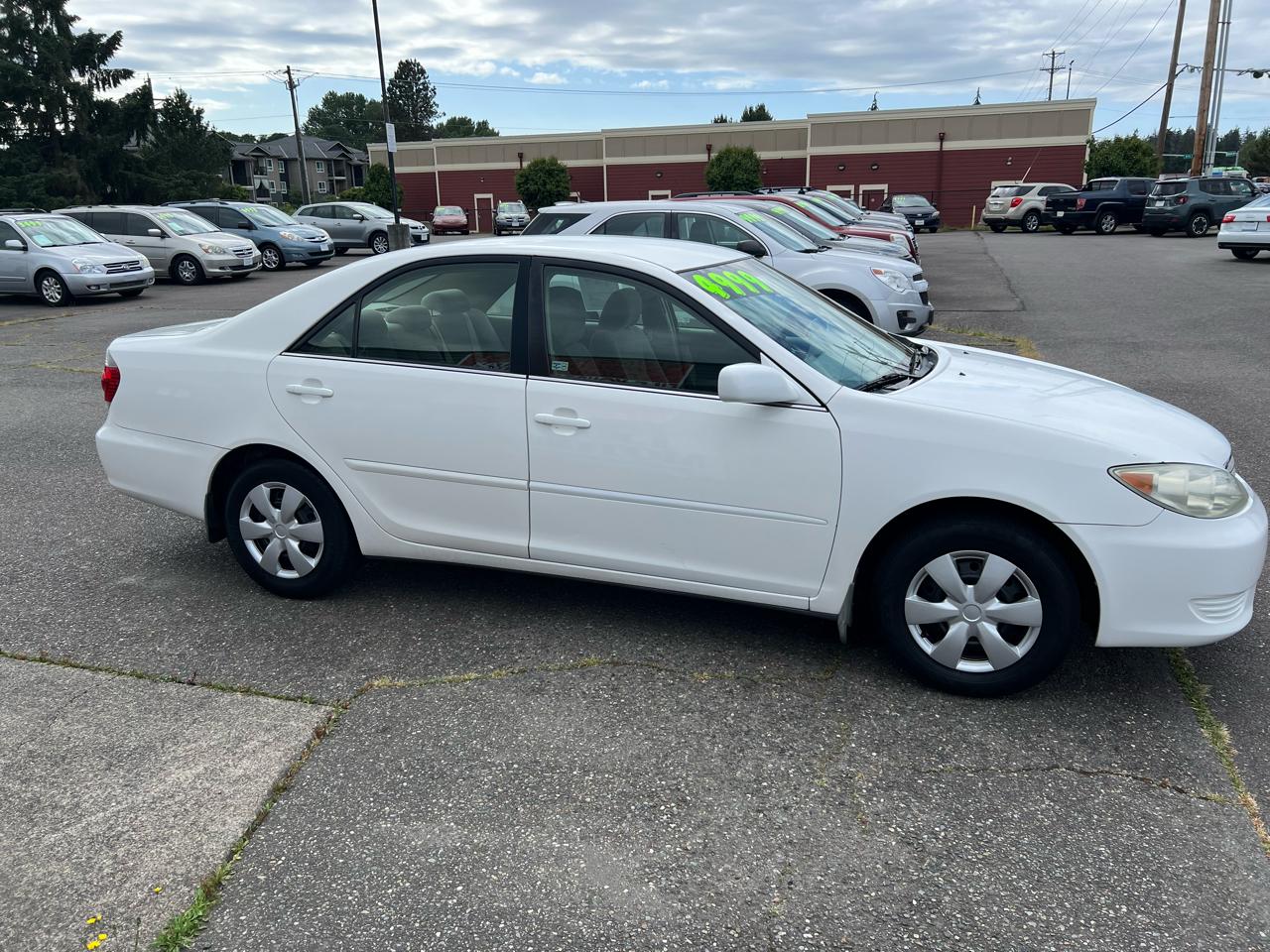 Toyota Camry 4dr Sdn I4 Auto LE (Natl) 2005
