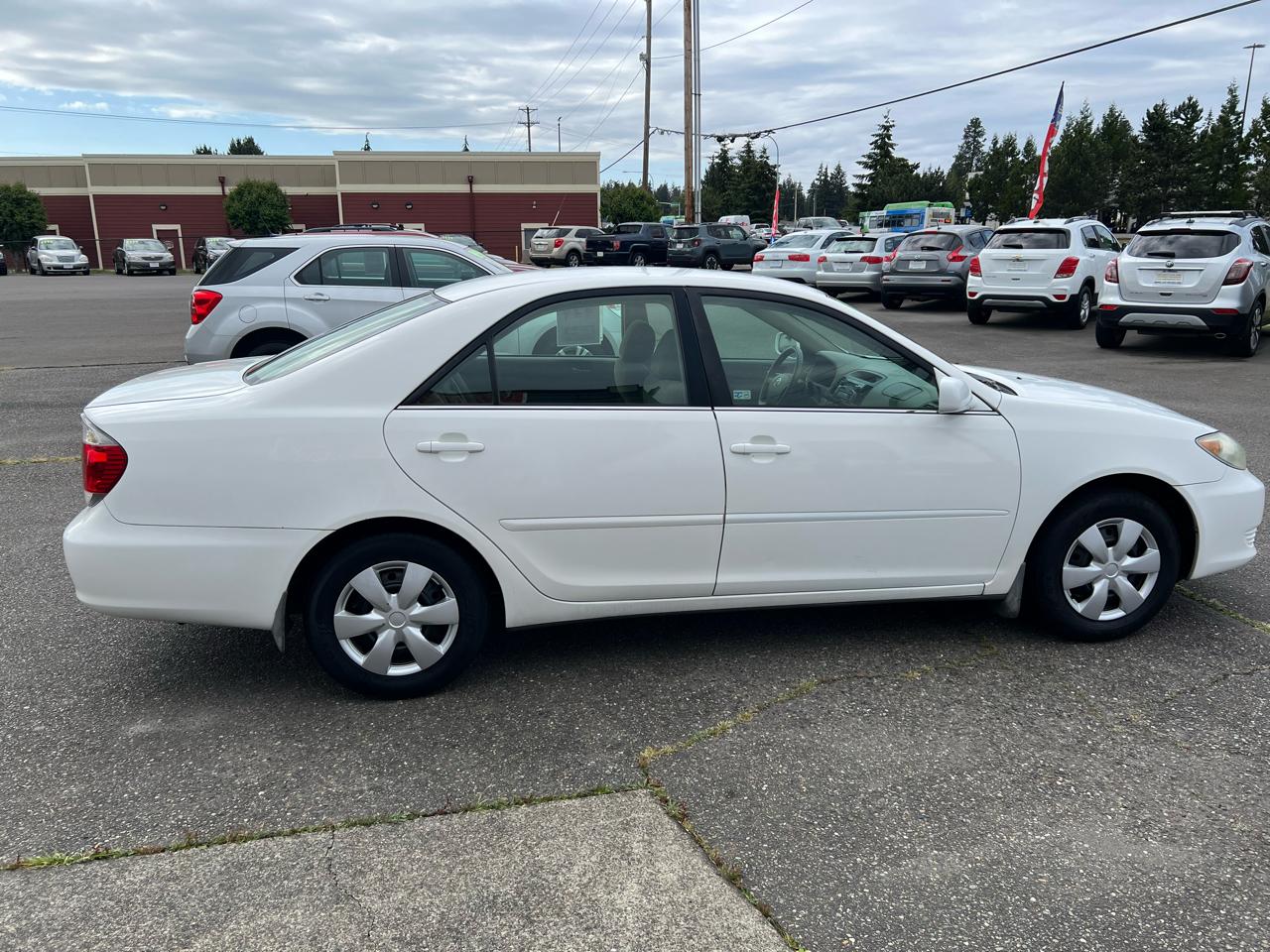 Toyota Camry 4dr Sdn I4 Auto LE (Natl) 2005