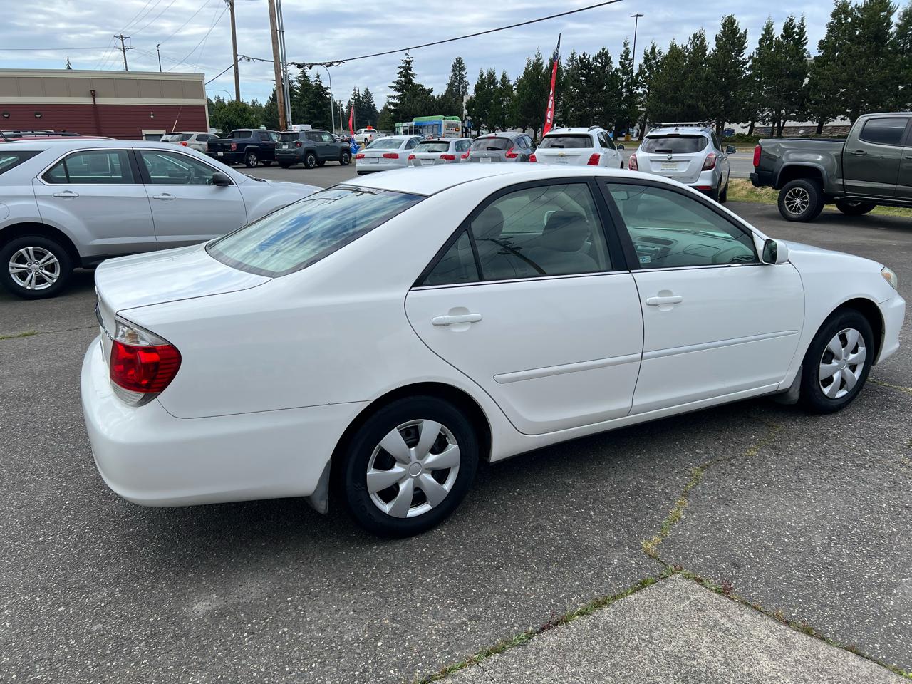 Toyota Camry 4dr Sdn I4 Auto LE (Natl) 2005