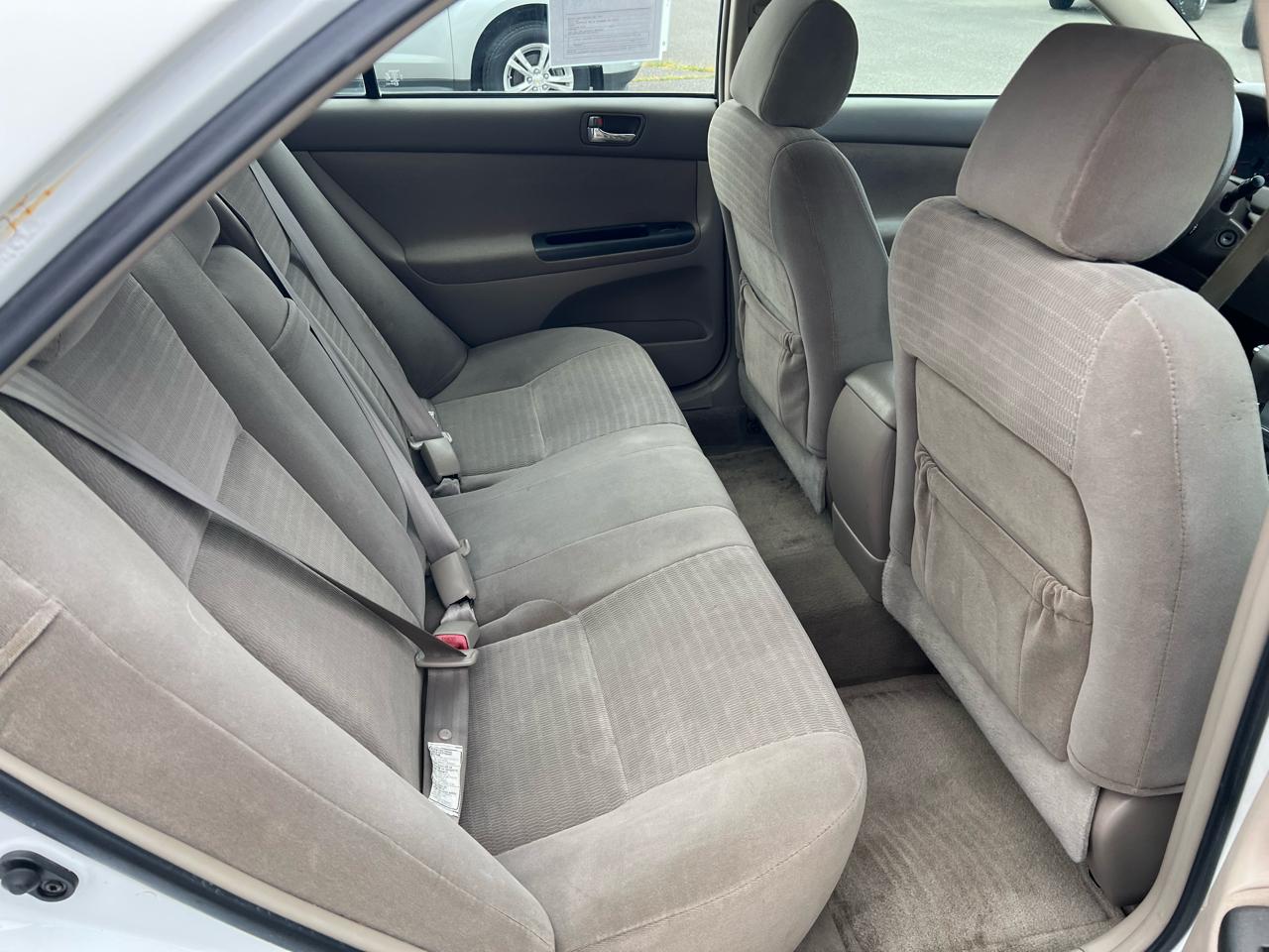 Toyota Camry 4dr Sdn I4 Auto LE (Natl) 2005