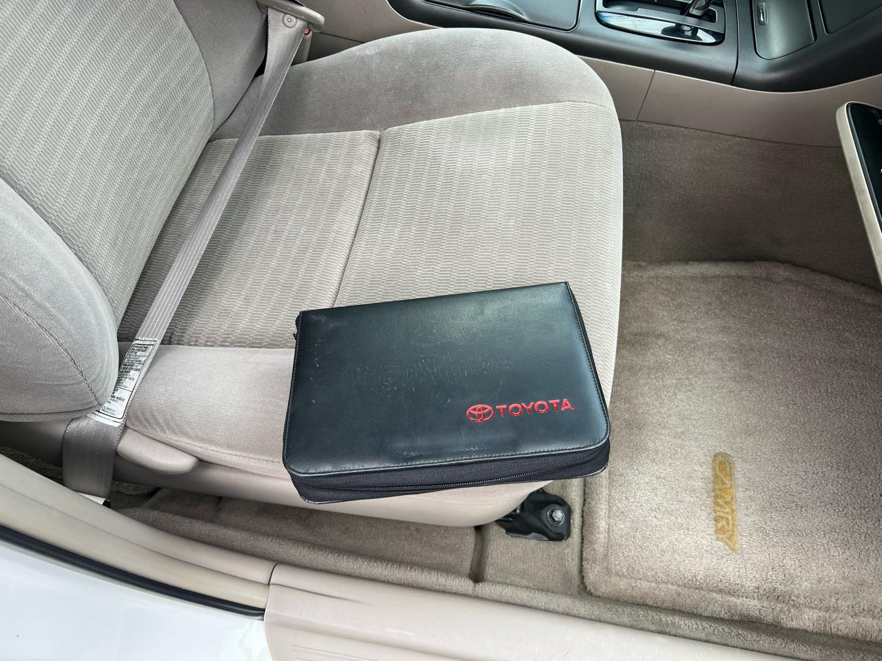 Toyota Camry 4dr Sdn I4 Auto LE (Natl) 2005