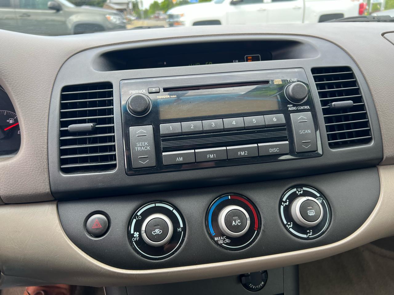Toyota Camry 4dr Sdn I4 Auto LE (Natl) 2005