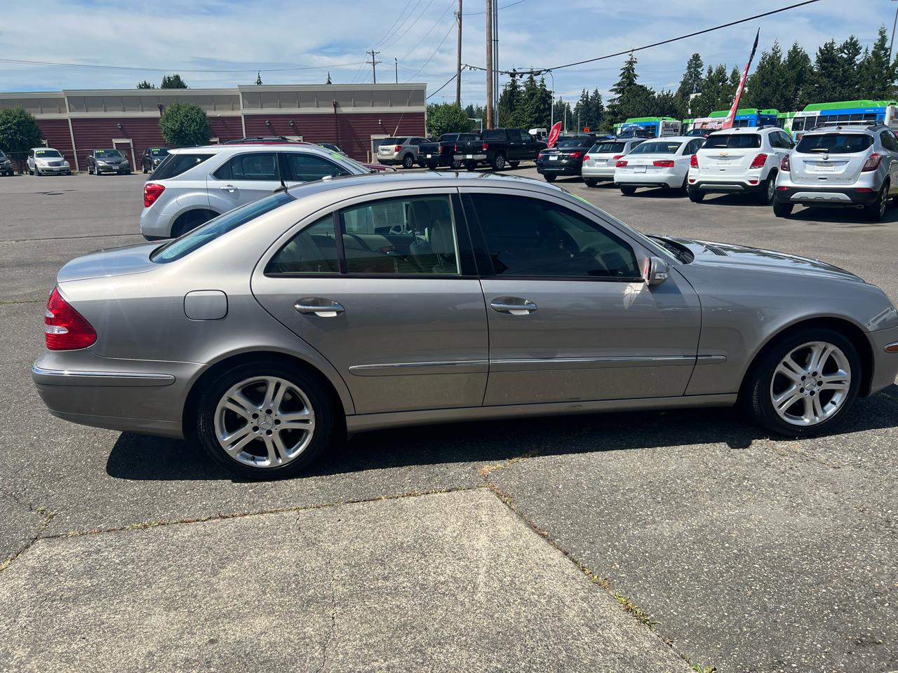 Mercedes-Benz E-Class 4dr Sdn 3.5L 4MATIC 2006