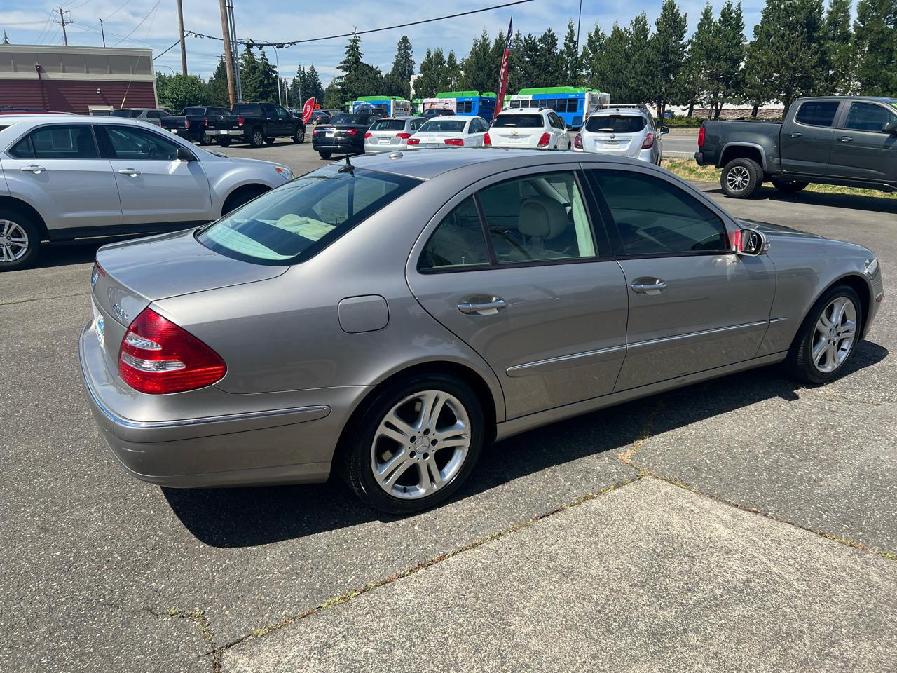 Mercedes-Benz E-Class 4dr Sdn 3.5L 4MATIC 2006