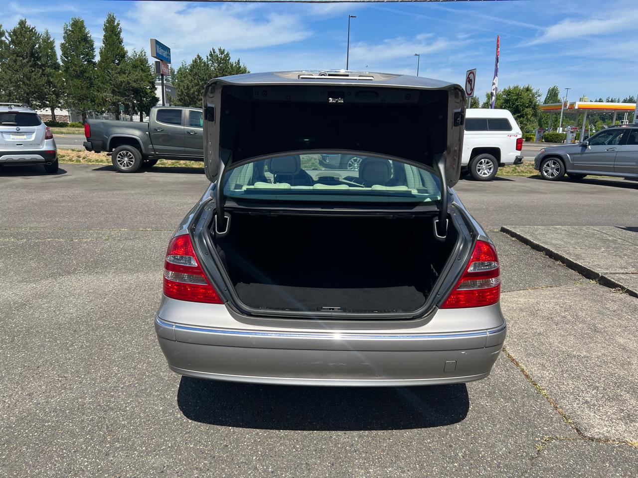 Mercedes-Benz E-Class 4dr Sdn 3.5L 4MATIC 2006
