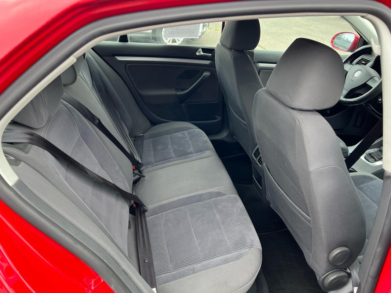Volkswagen Jetta Sedan 4dr 2.5L Auto 2007