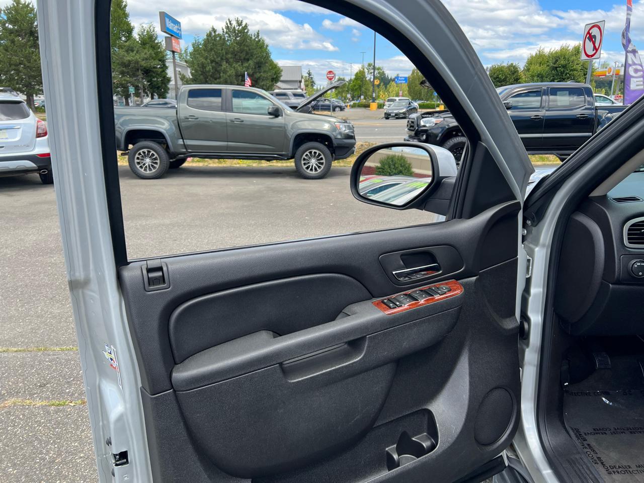 Chevrolet Tahoe 4WD 4dr 1500 LT 2010
