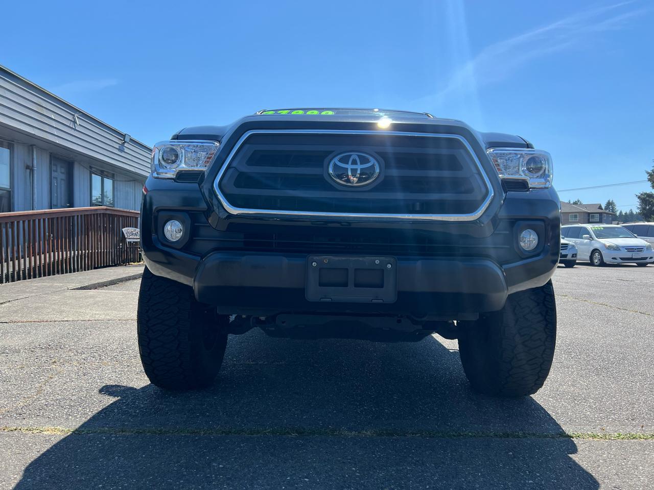 Toyota Tacoma 4WD SR5 Double Cab 5' Bed V6 AT (Natl) 2023