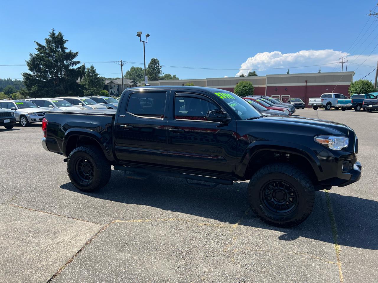 Toyota Tacoma 4WD SR5 Double Cab 5' Bed V6 AT (Natl) 2023