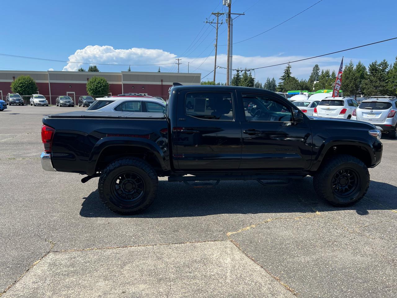 Toyota Tacoma 4WD SR5 Double Cab 5' Bed V6 AT (Natl) 2023