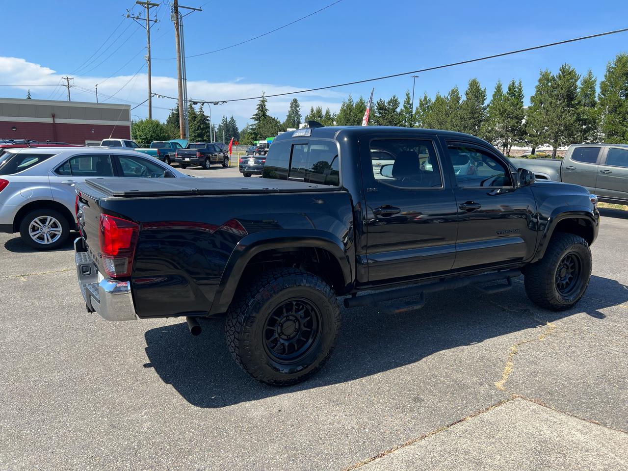 Toyota Tacoma 4WD SR5 Double Cab 5' Bed V6 AT (Natl) 2023