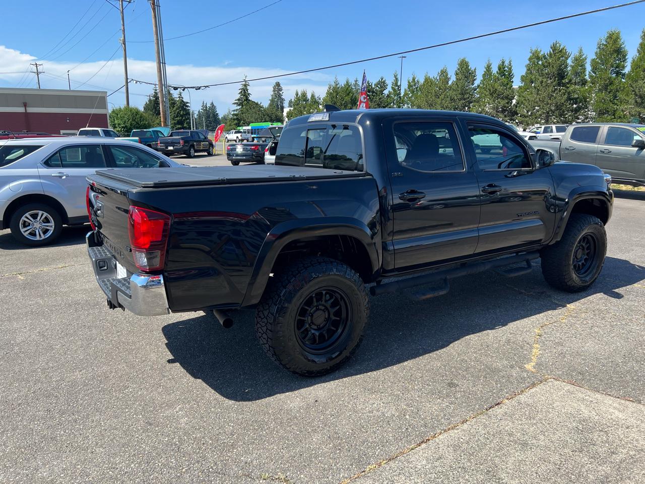 Toyota Tacoma 4WD SR5 Double Cab 5' Bed V6 AT (Natl) 2023