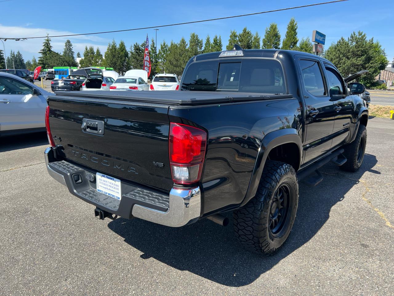 Toyota Tacoma 4WD SR5 Double Cab 5' Bed V6 AT (Natl) 2023