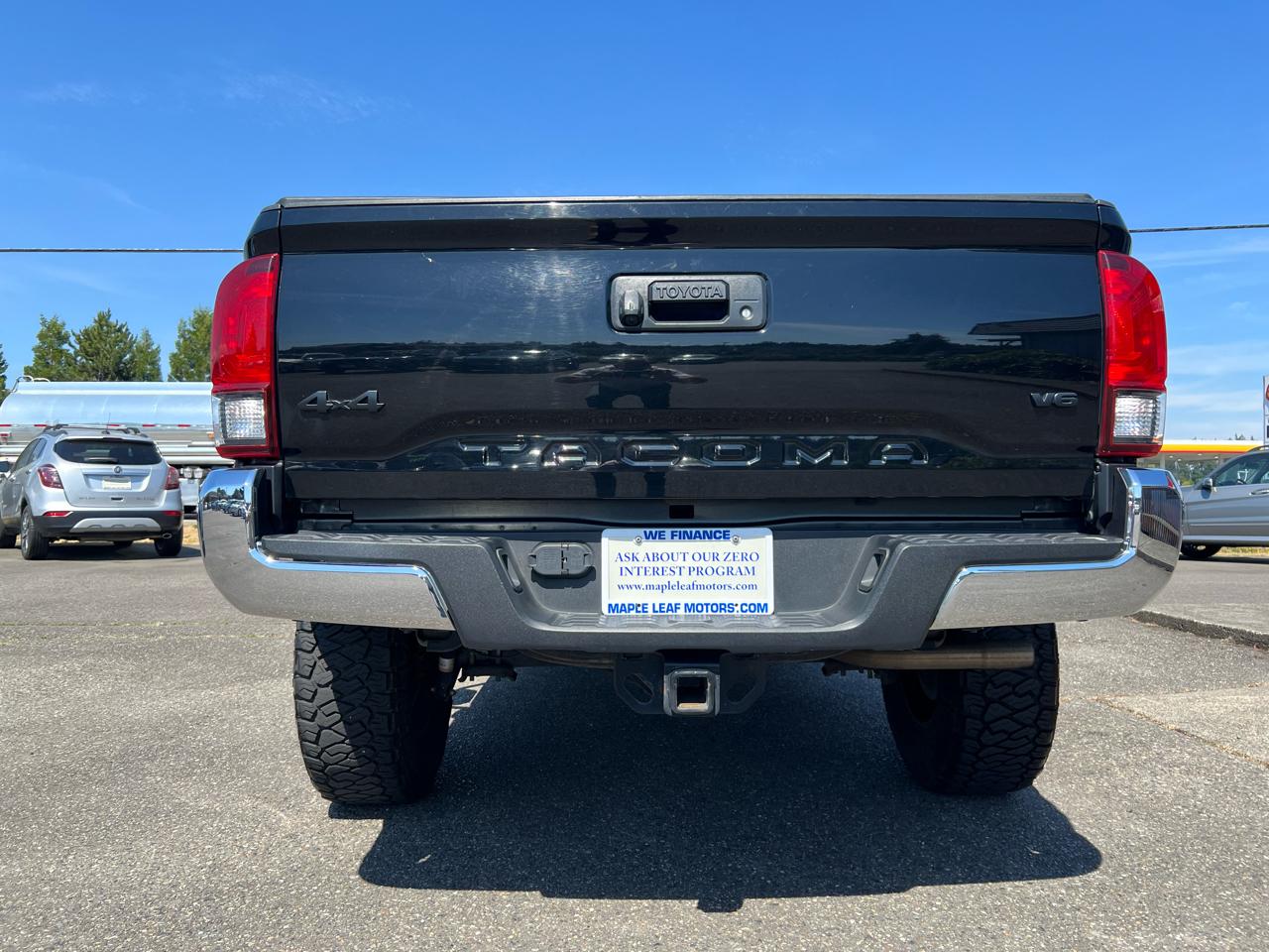 Toyota Tacoma 4WD SR5 Double Cab 5' Bed V6 AT (Natl) 2023