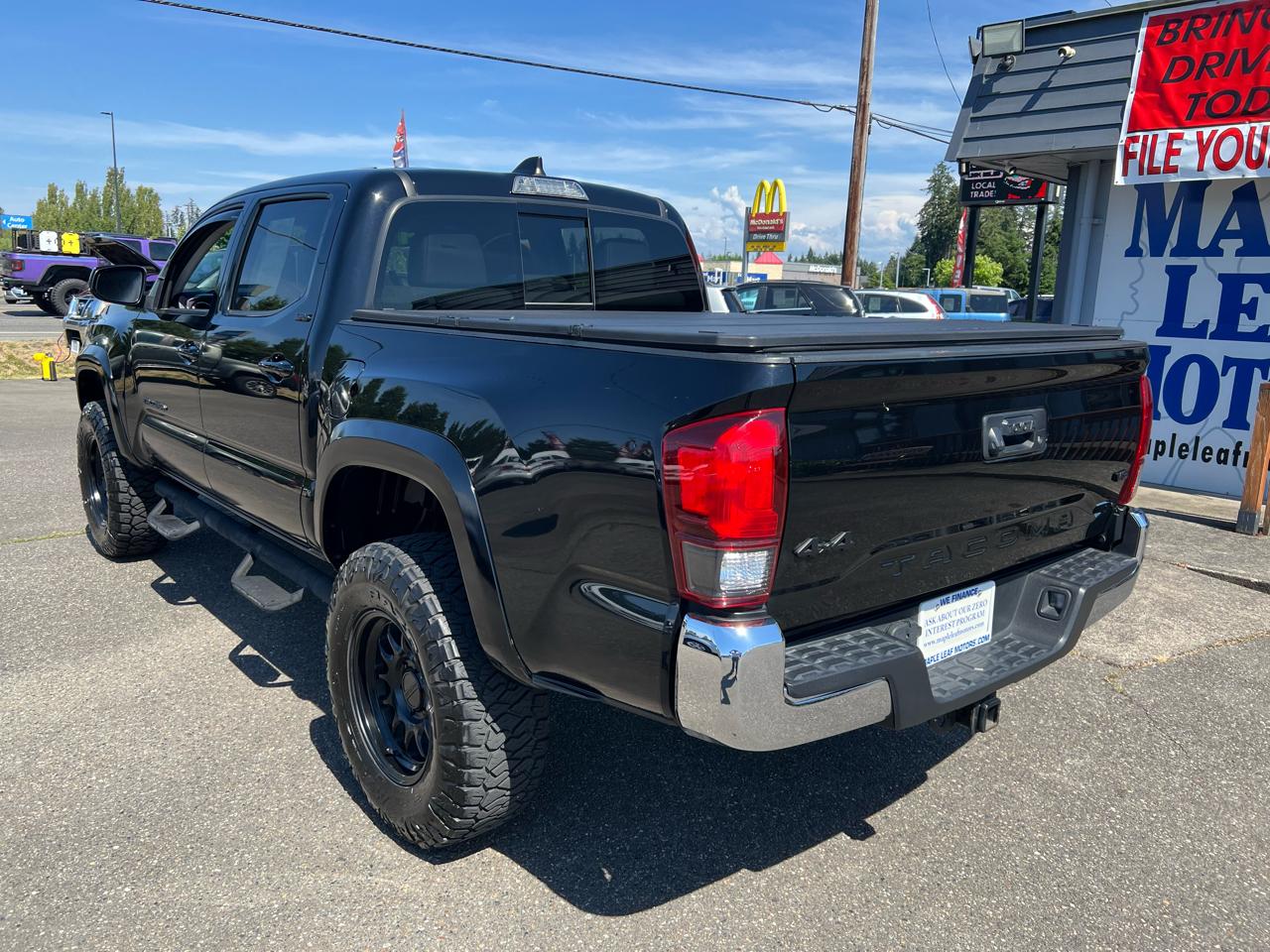 Toyota Tacoma 4WD SR5 Double Cab 5' Bed V6 AT (Natl) 2023