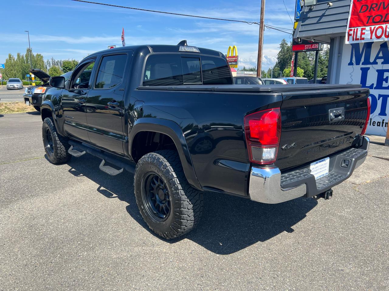 Toyota Tacoma 4WD SR5 Double Cab 5' Bed V6 AT (Natl) 2023