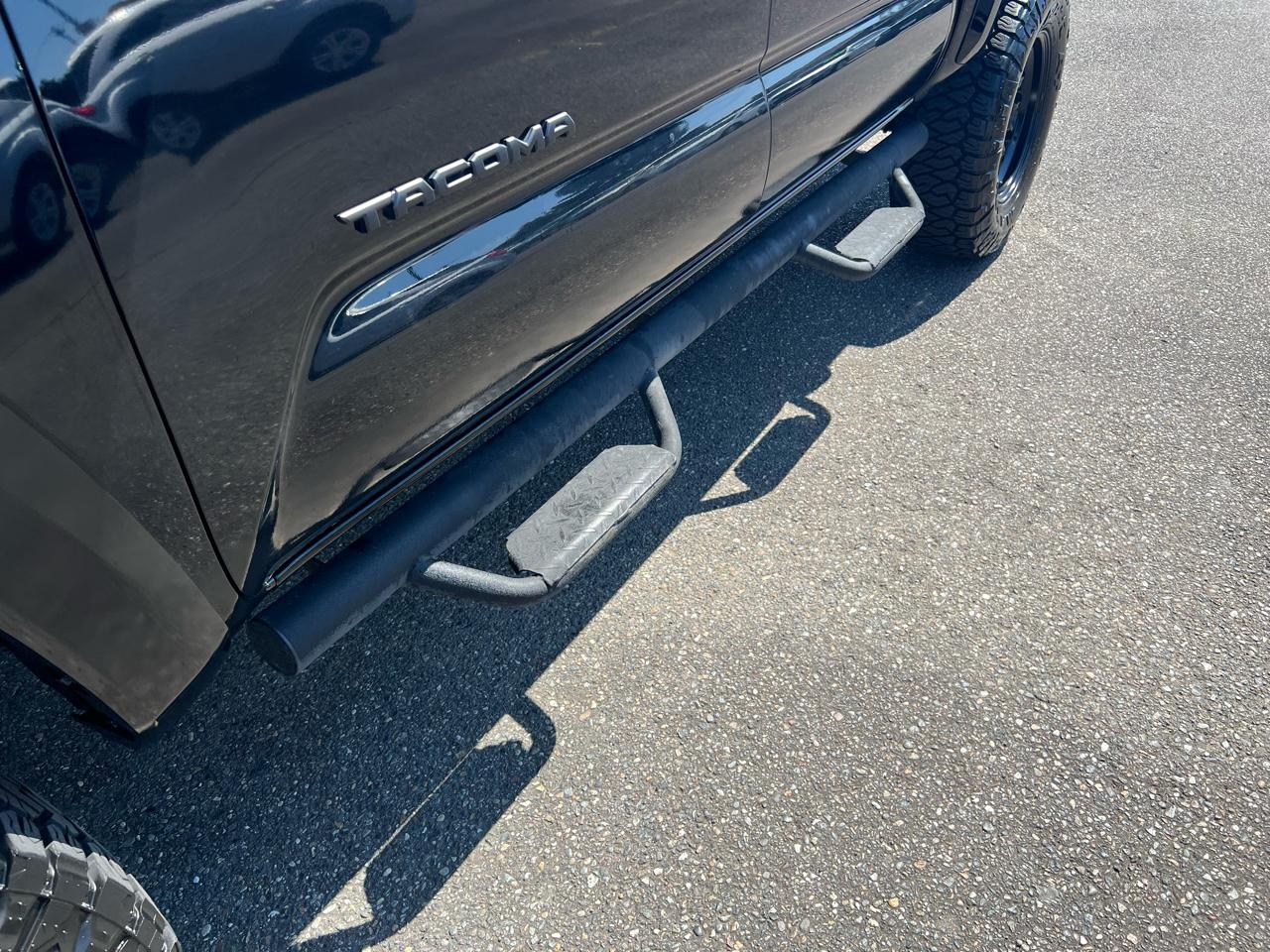 Toyota Tacoma 4WD SR5 Double Cab 5' Bed V6 AT (Natl) 2023