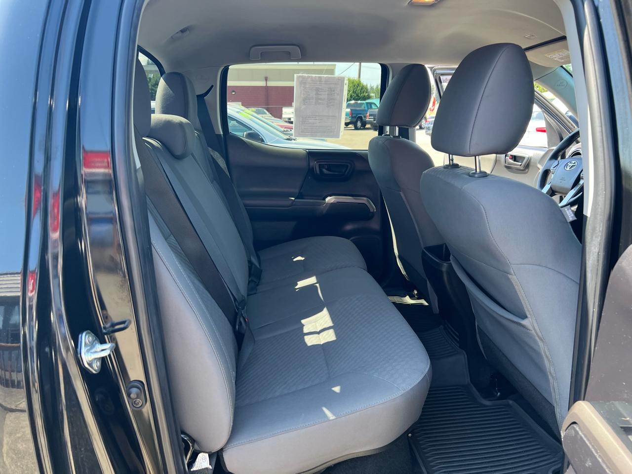Toyota Tacoma 4WD SR5 Double Cab 5' Bed V6 AT (Natl) 2023