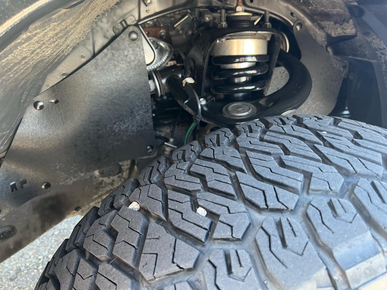 Toyota Tacoma 4WD SR5 Double Cab 5' Bed V6 AT (Natl) 2023