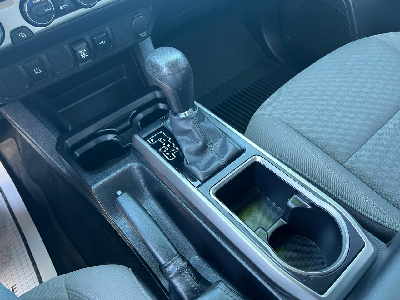 Toyota Tacoma 4WD SR5 Double Cab 5' Bed V6 AT (Natl) 2023