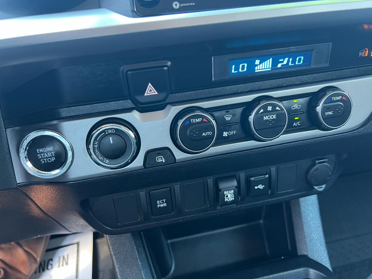 Toyota Tacoma 4WD SR5 Double Cab 5' Bed V6 AT (Natl) 2023
