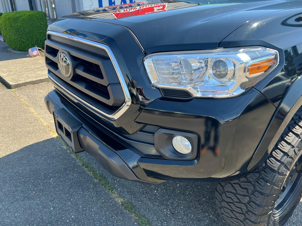 Toyota Tacoma 4WD SR5 Double Cab 5' Bed V6 AT (Natl) 2023