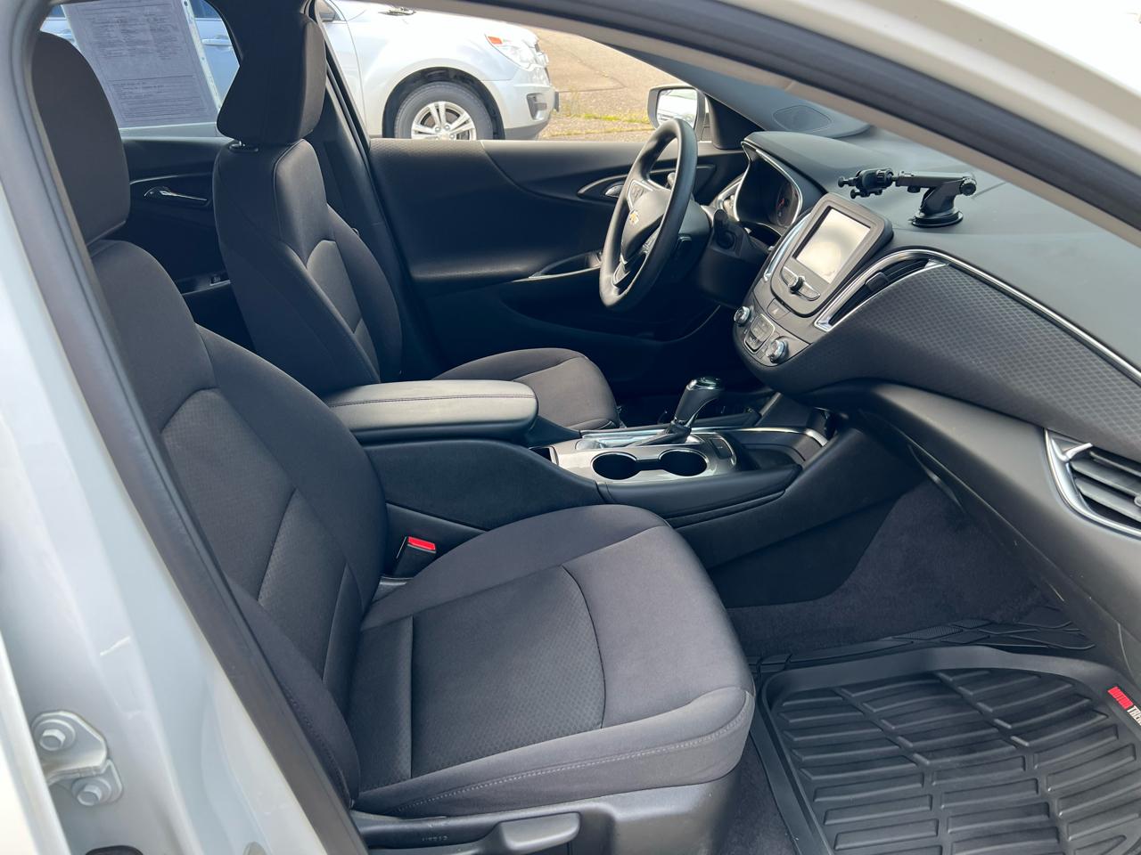 Chevrolet Malibu 4dr Sdn LT w/1LT 2017