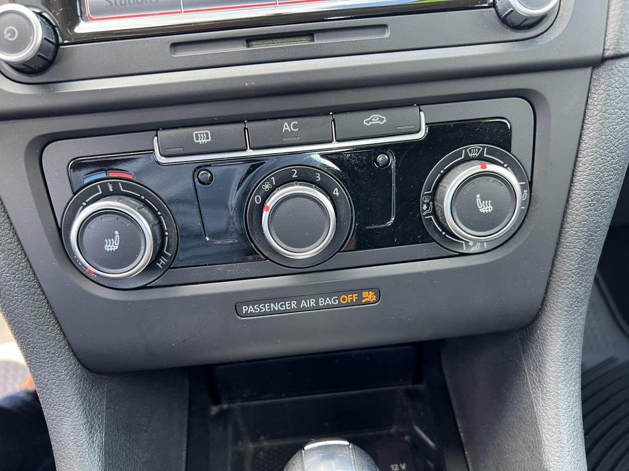 Volkswagen Golf 4dr HB Auto PZEV 2012