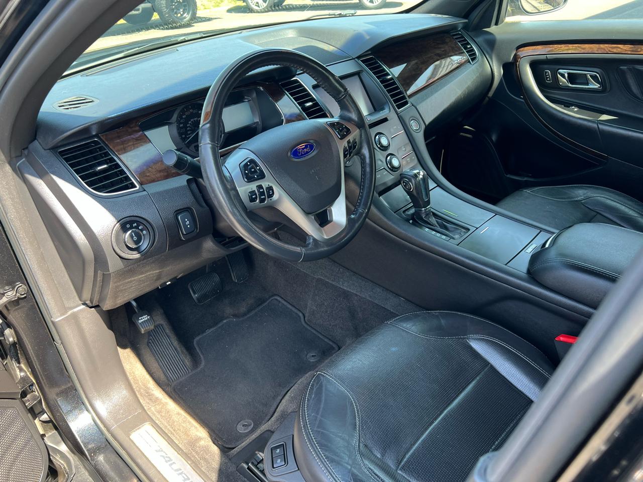 Ford Taurus 4dr Sdn Limited FWD 2013