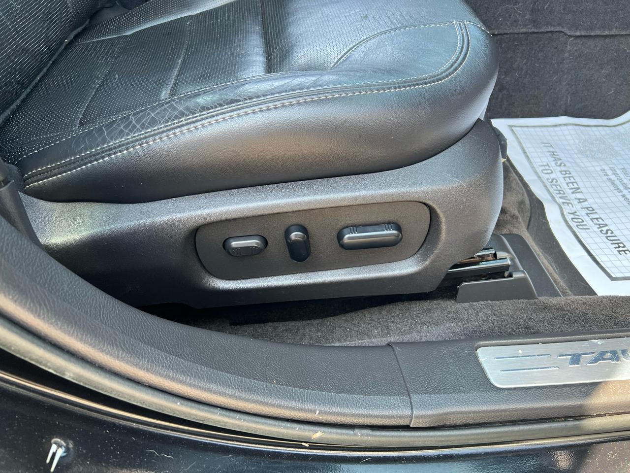 Ford Taurus 4dr Sdn Limited FWD 2013