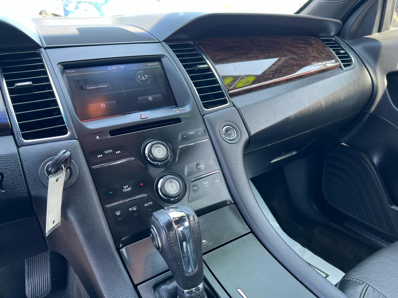 Ford Taurus 4dr Sdn Limited FWD 2013